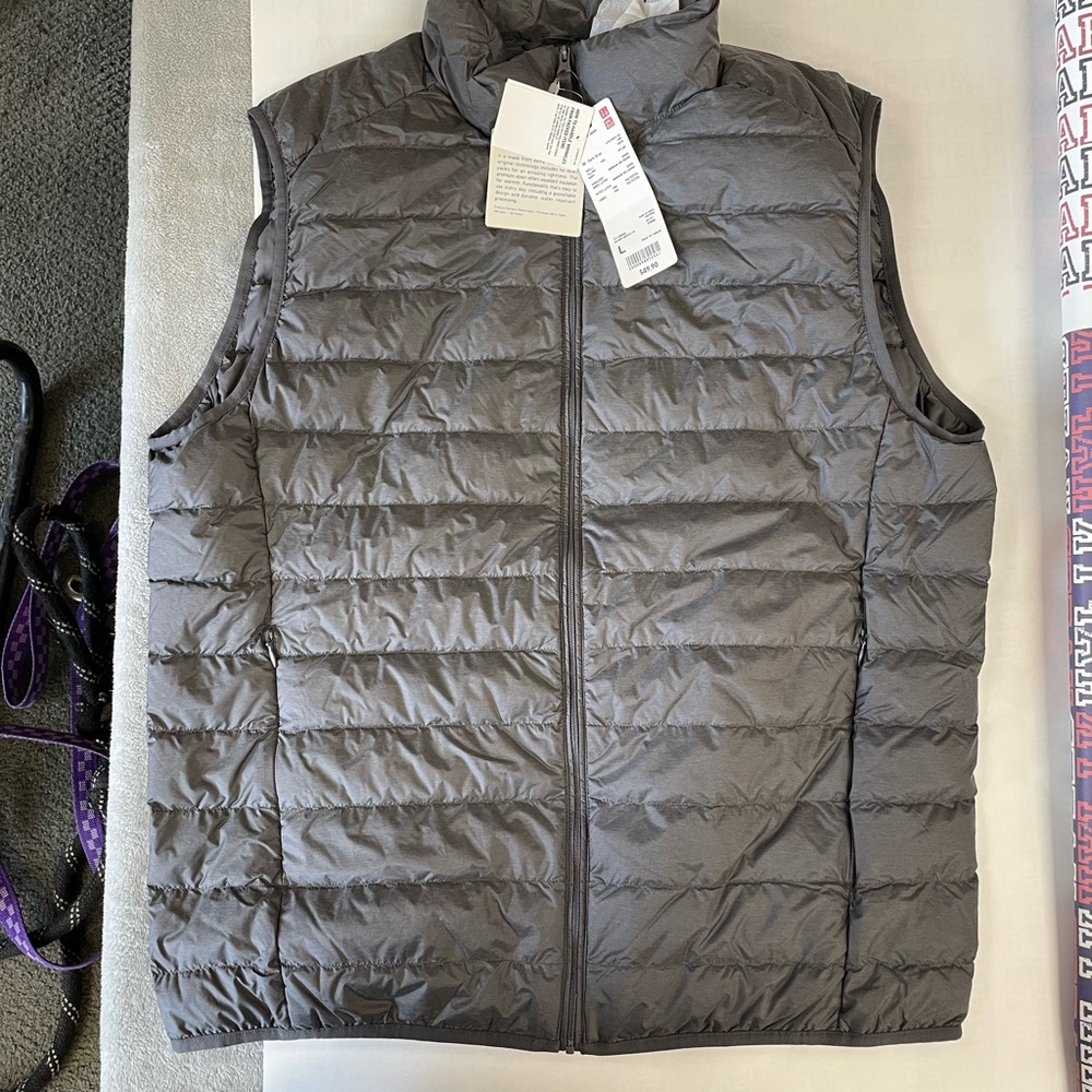 UNIQLO Ultra Light Down Vest

Fit Regular. Pockets: With Pockets size Large